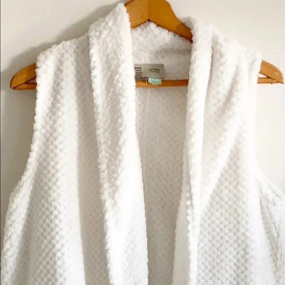 Anthro Saturday Sunday Fluffy White Fleece Vest - Picture 5 of 11